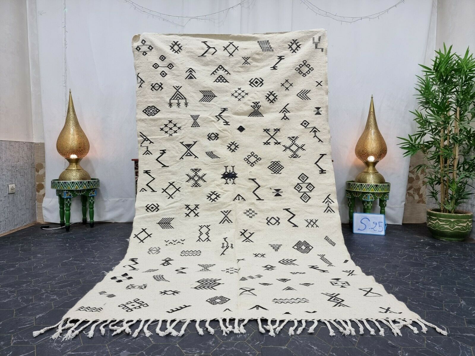 NAWRAS- White Tribal Handmade Kilim Zanafi Rug