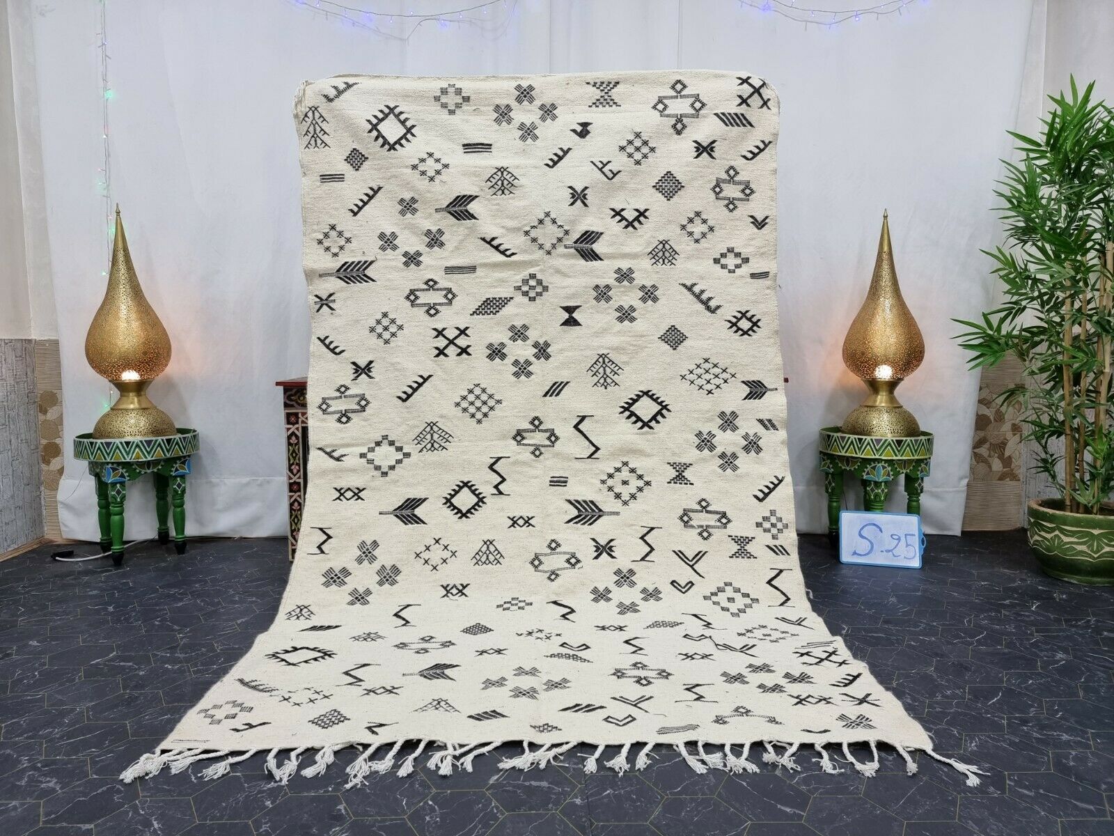 LUDAYA- Tribal Symboles Tribal Handmade Kilim Rug