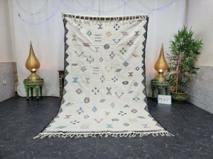VARNY- White Abstract Berber Symboles Sabra Rug