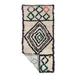 Tahra - Geometric Vintage Black & white  Beniourain 2x5 Area Rug